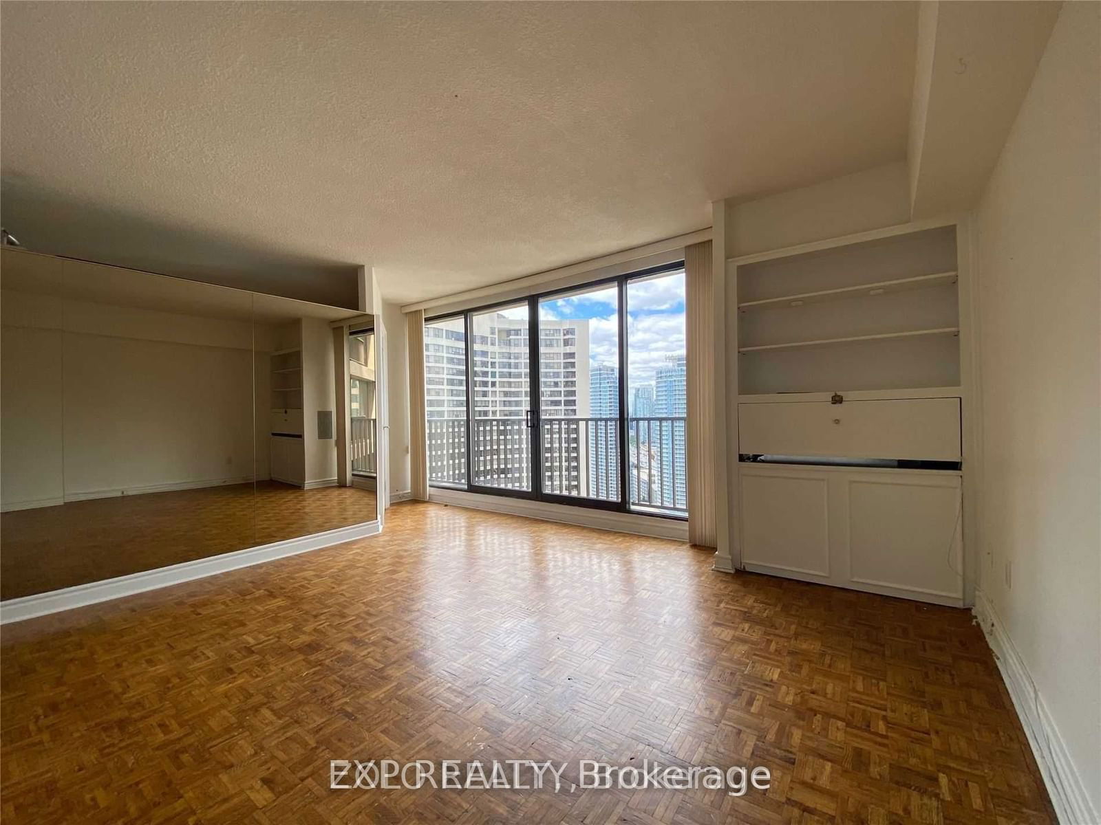 33 Harbour Sq, unit 3025 for rent