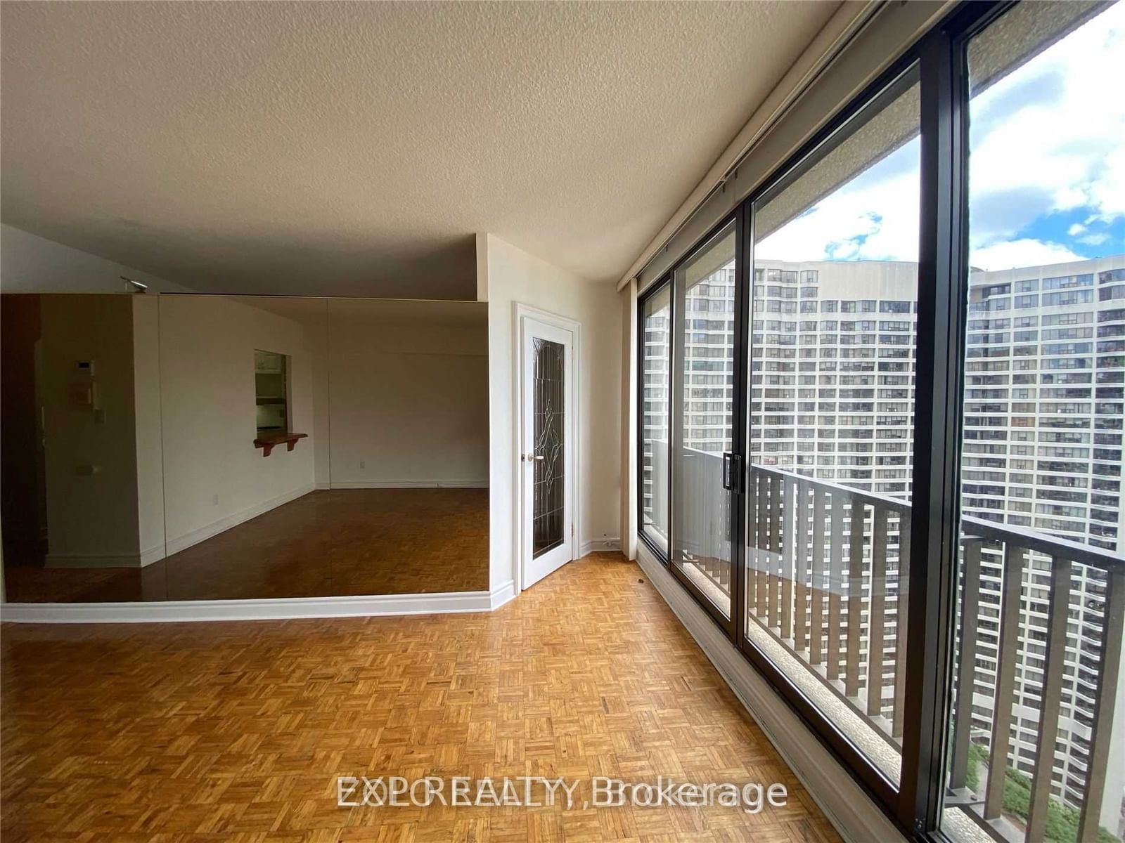 33 Harbour Sq, unit 3025 for rent