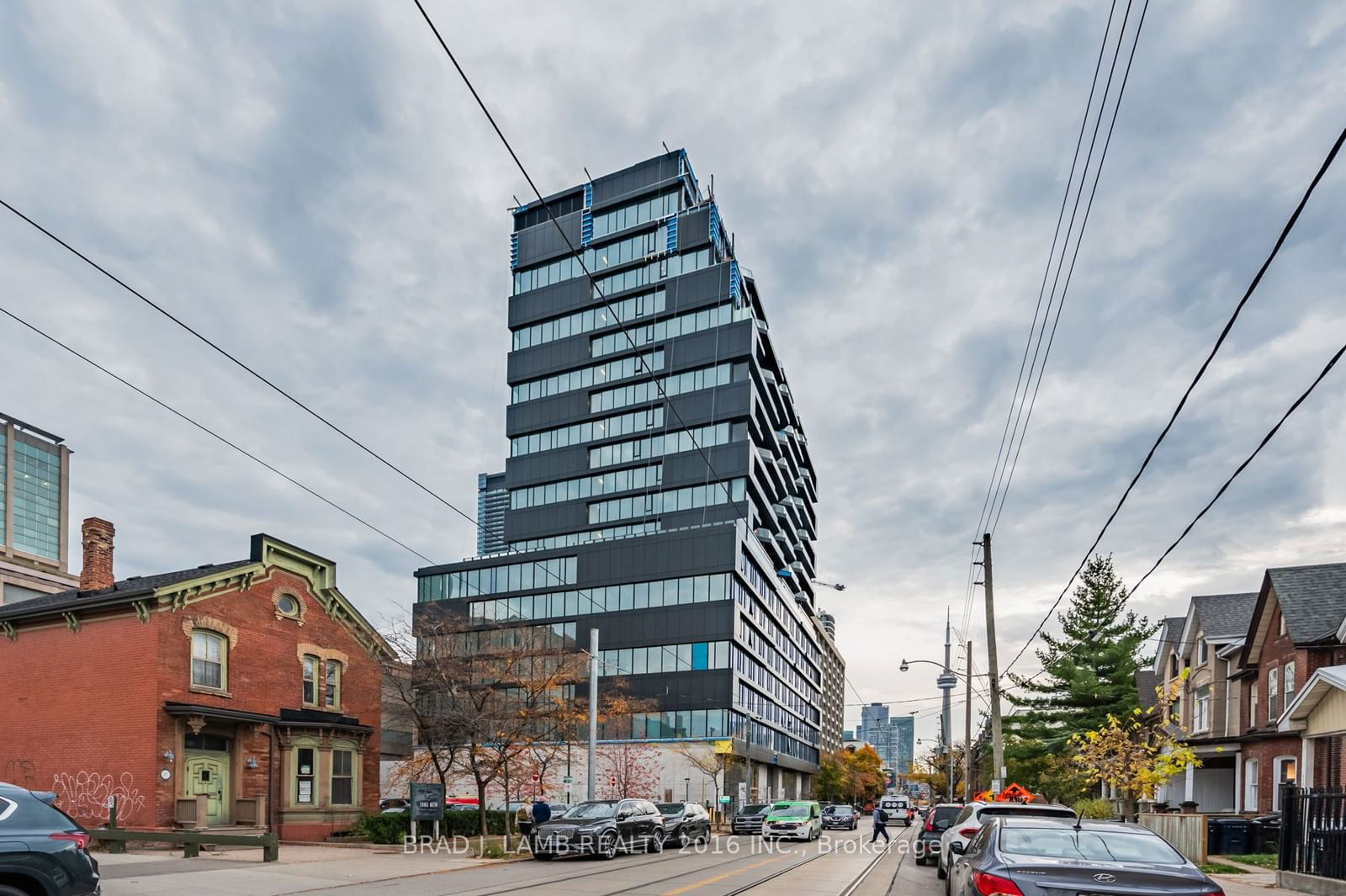 195 McCaul St, unit 909 for sale