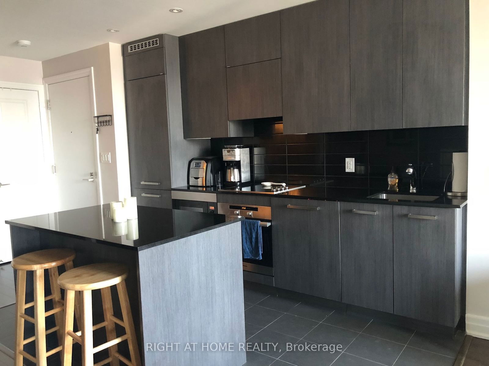 8 The Esplanade, unit 2606 for rent