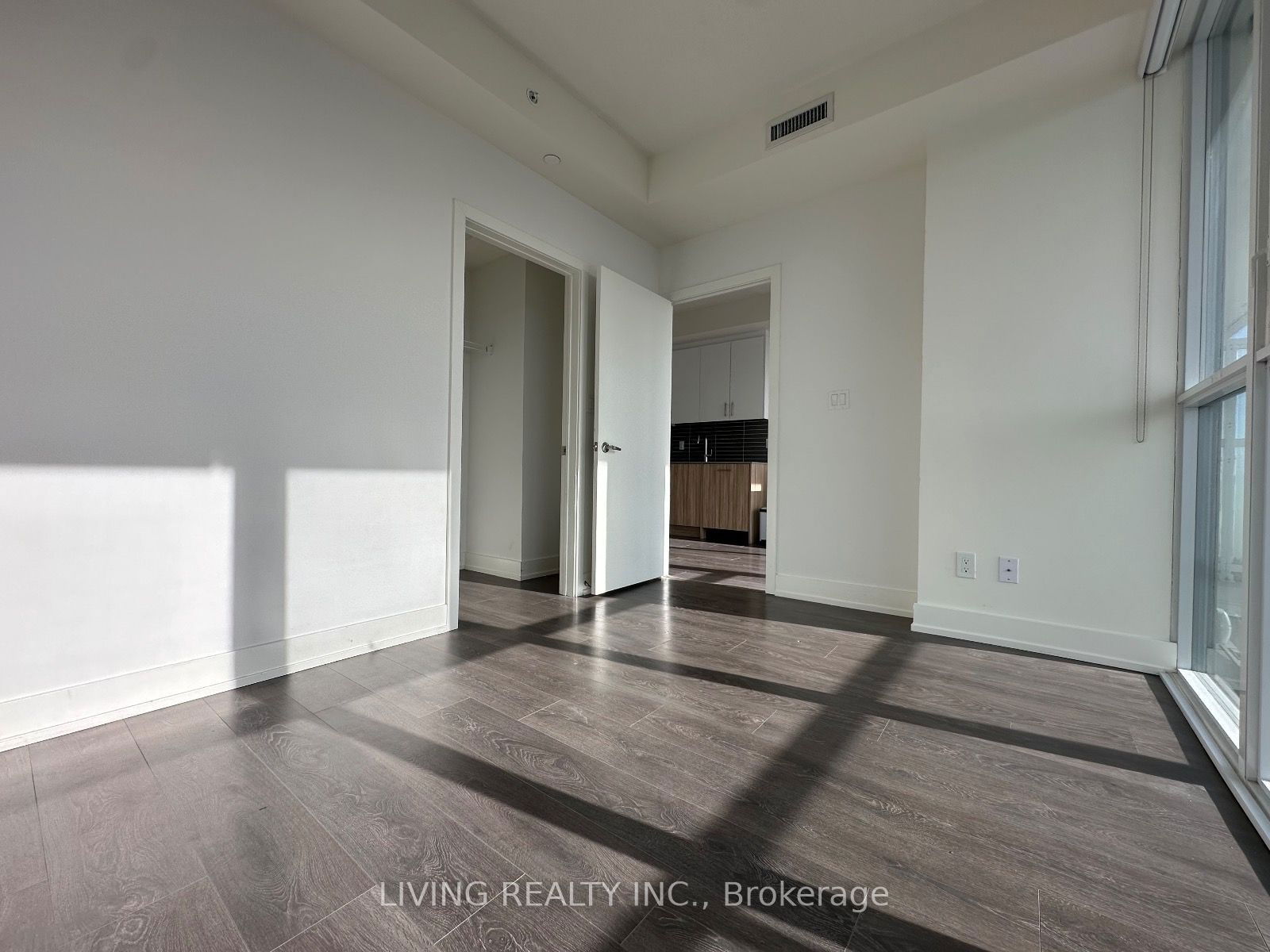 180 Fairview Mall Dr, unit 1901 for rent