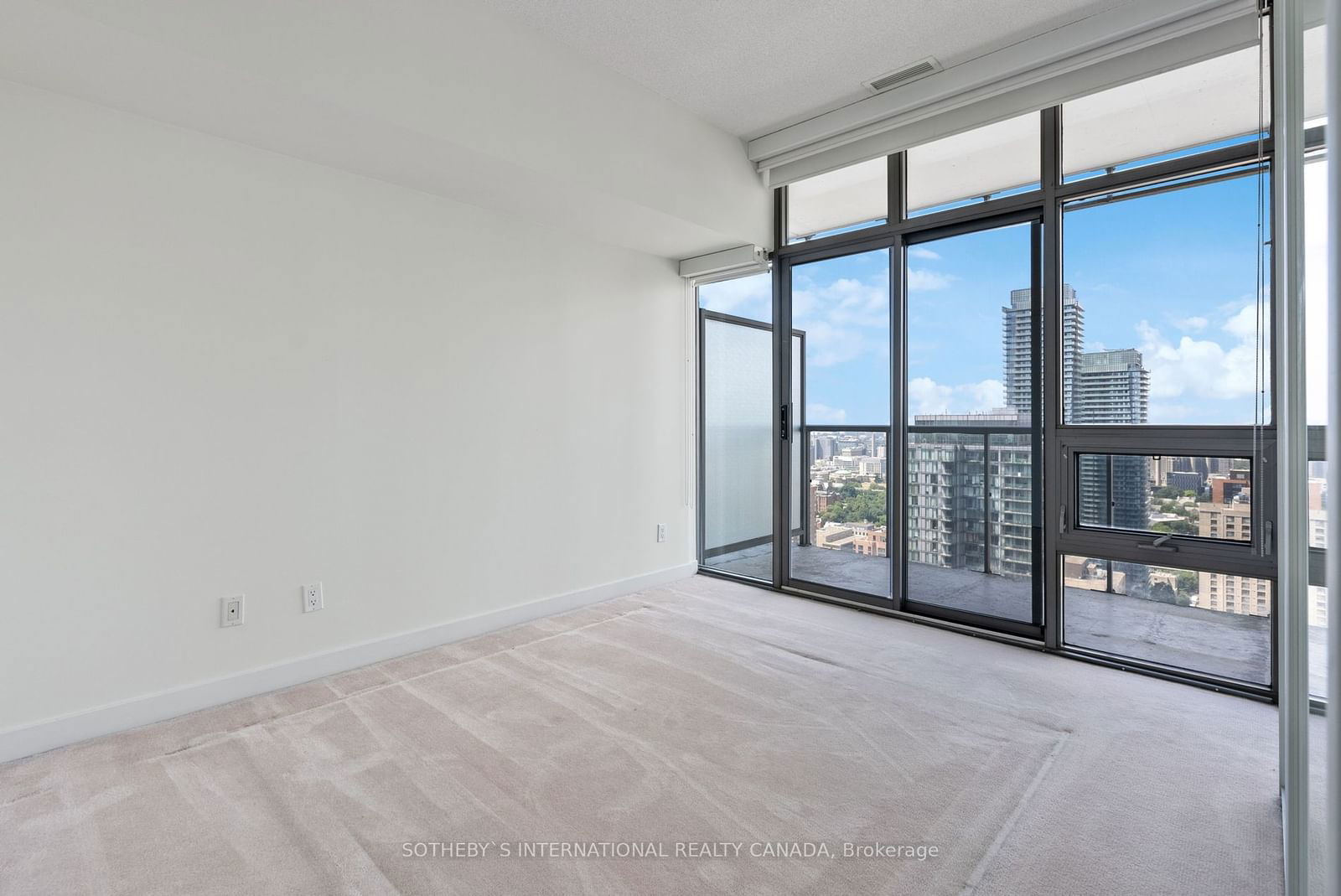 33 Charles St E, unit 3804 for sale