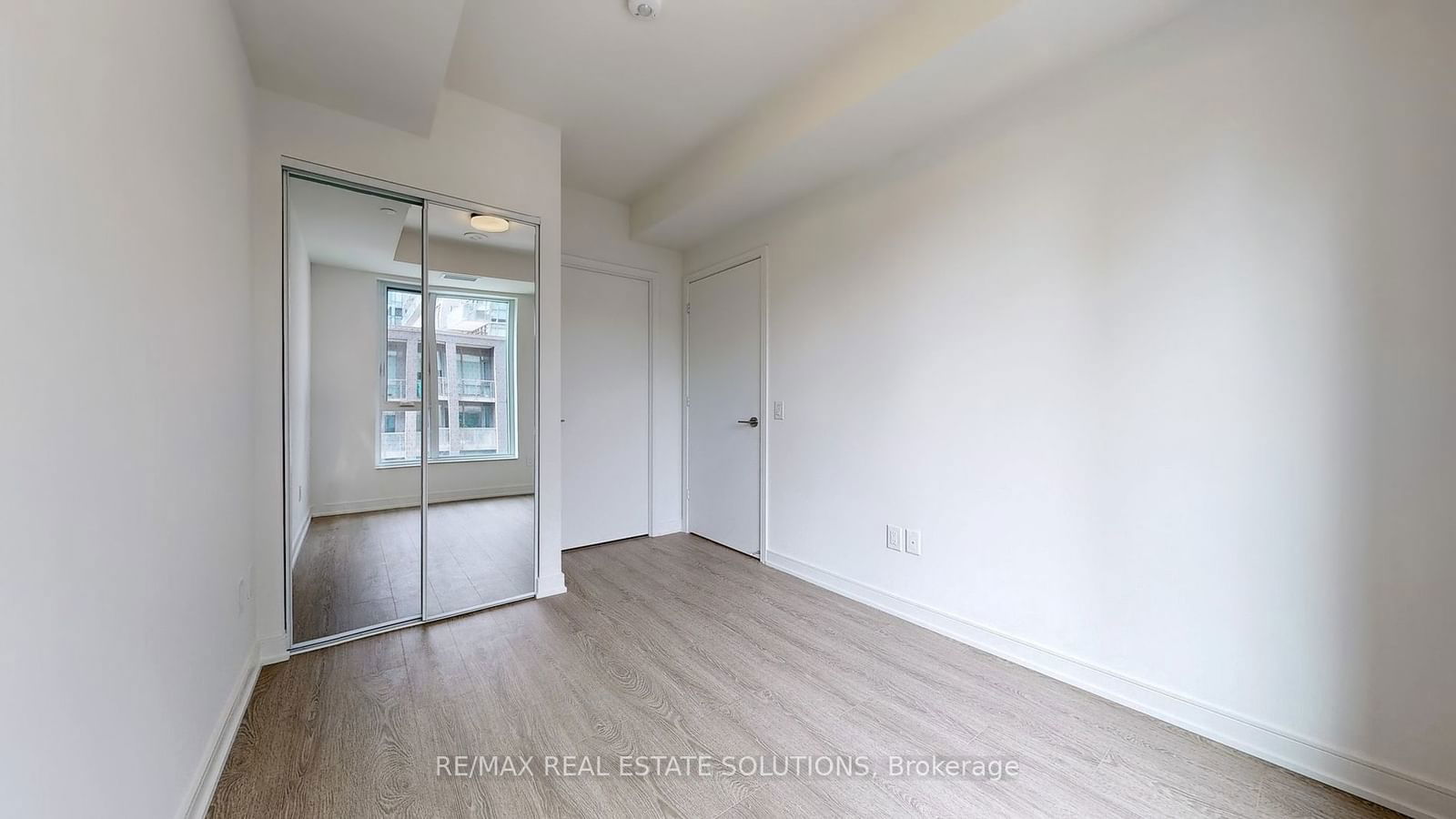 425 Front St E, unit 411 for rent