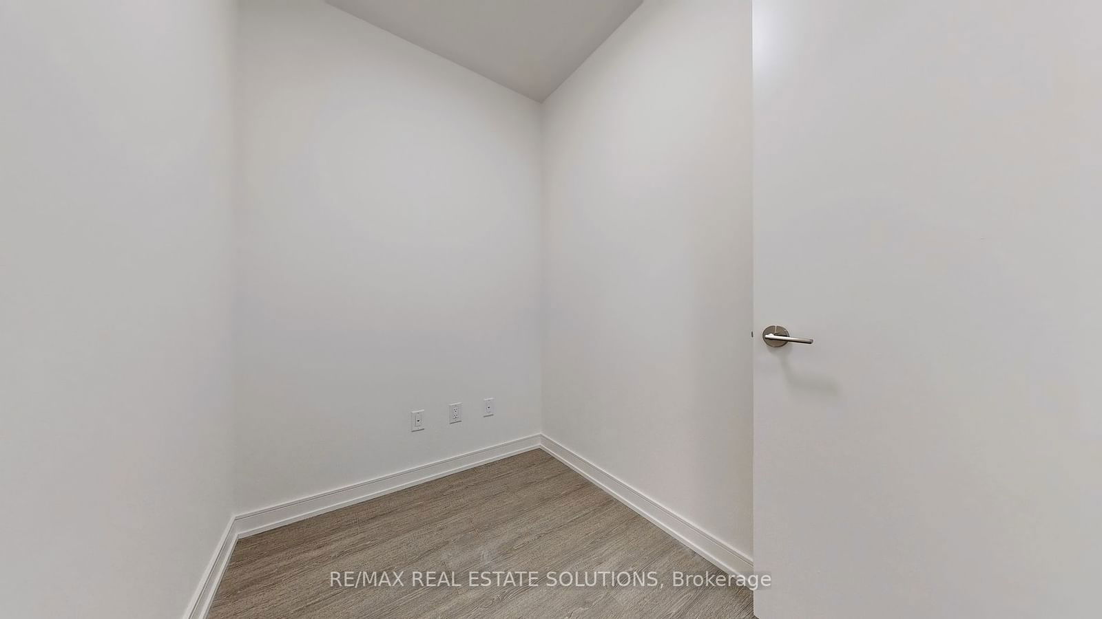 425 Front St E, unit 411 for rent