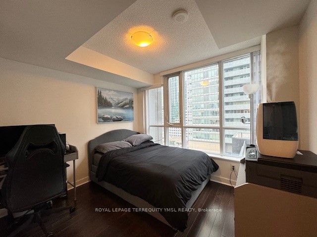 295 Adelaide St W, unit 1510 for rent