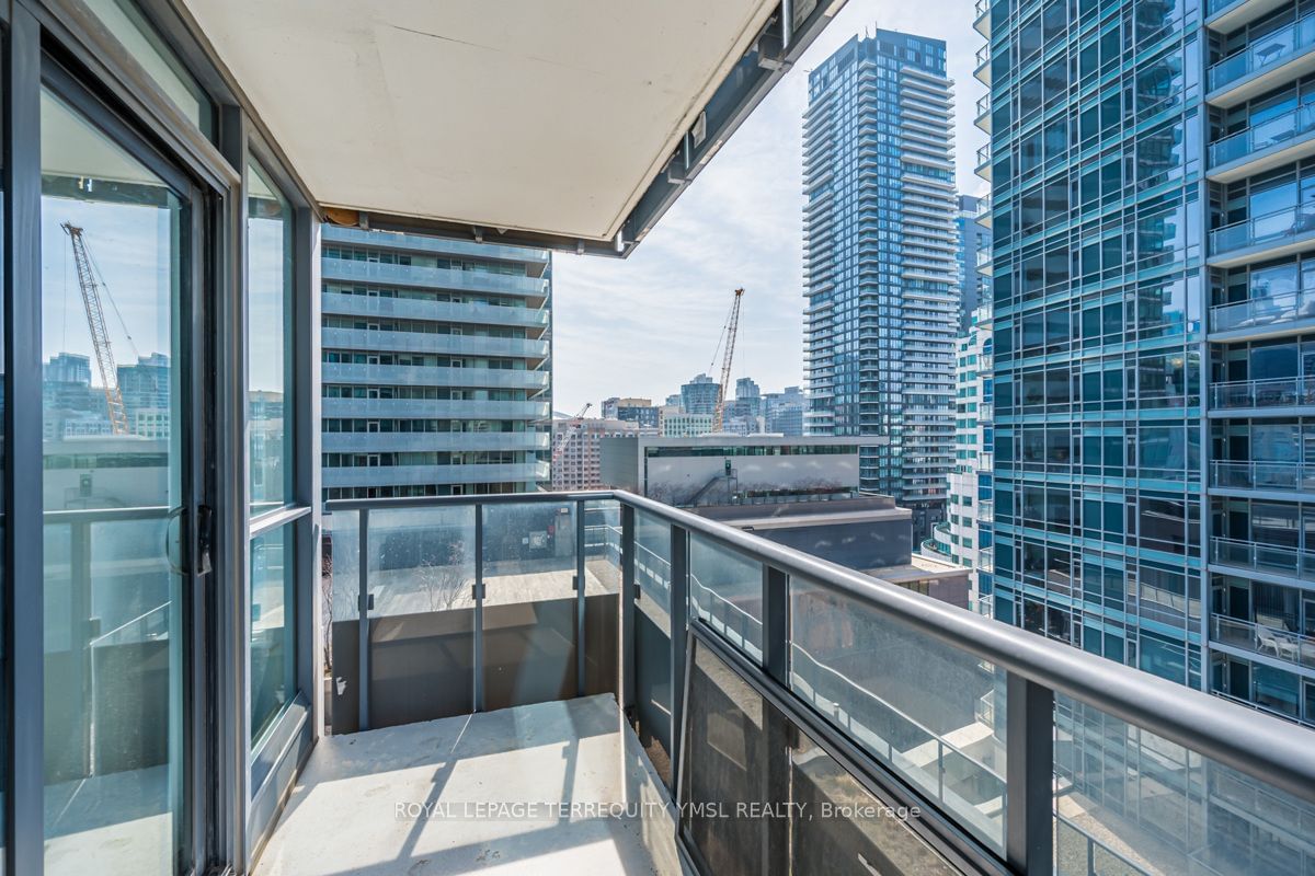 295 Adelaide St W, unit 1510 for rent