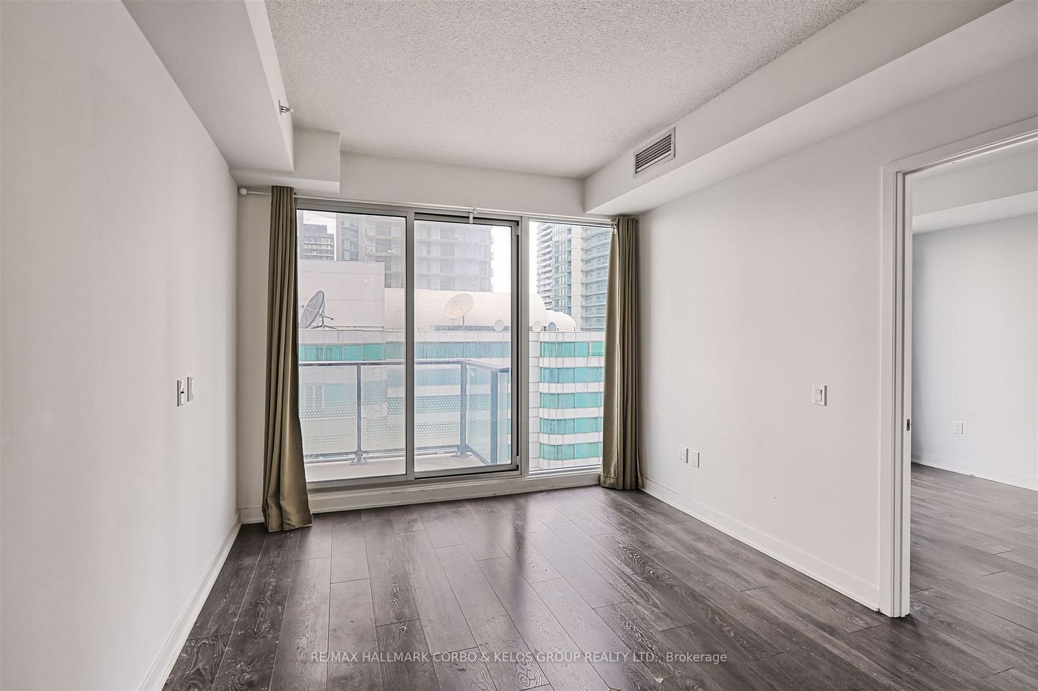 125 Blue Jays Way, unit 2507 for sale