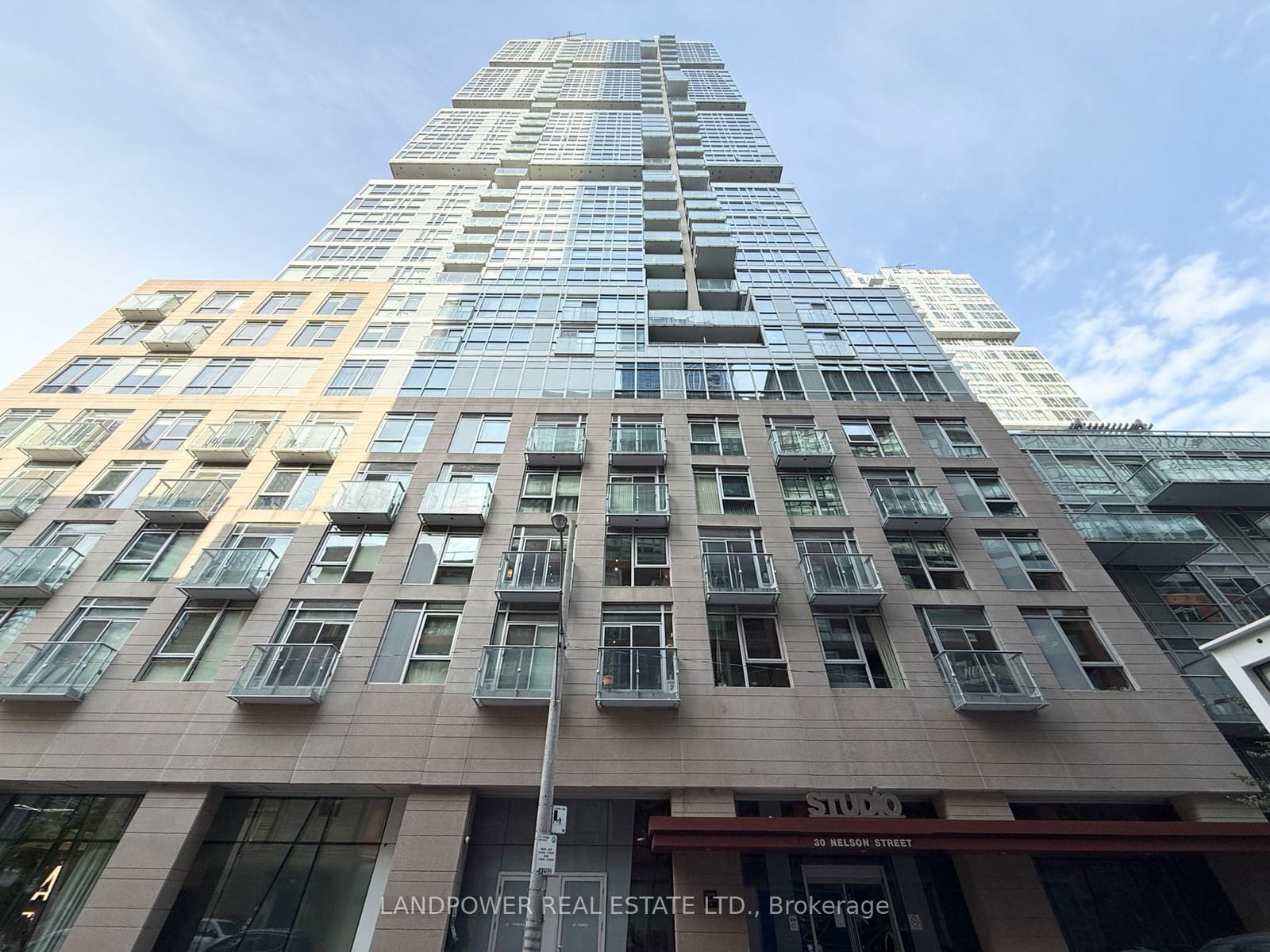 30 Nelson St, unit 704 for rent