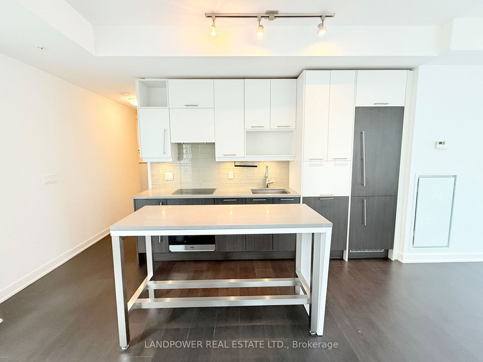 30 Nelson St, unit 704 for rent