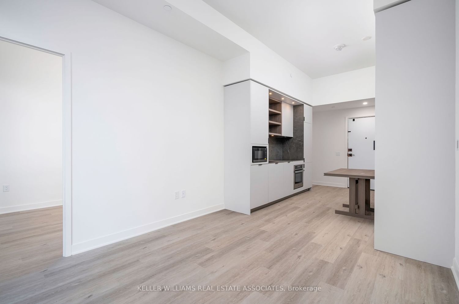 55 Charles St E, unit 3908 for rent