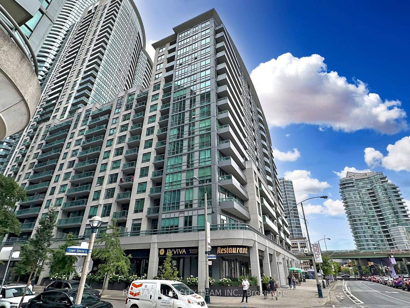 25 Lower Simcoe St, unit 318 for sale