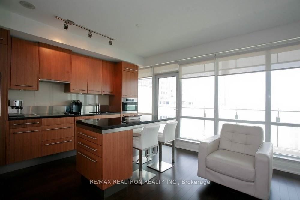 80 John St, unit 2302 for rent