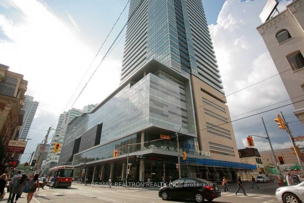 80 John St, unit 2302 for rent