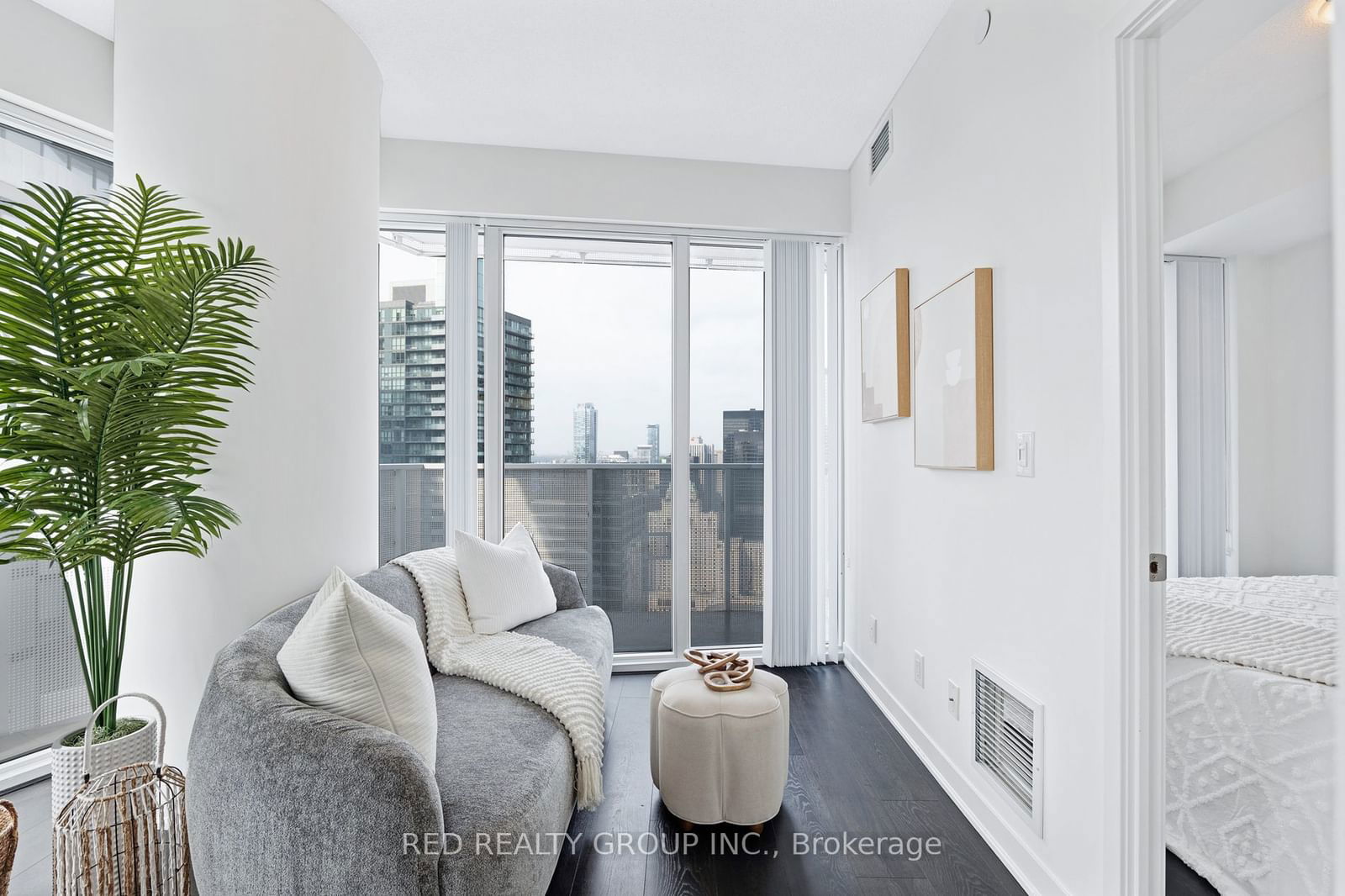 88 Harbour St, unit 4702 for sale