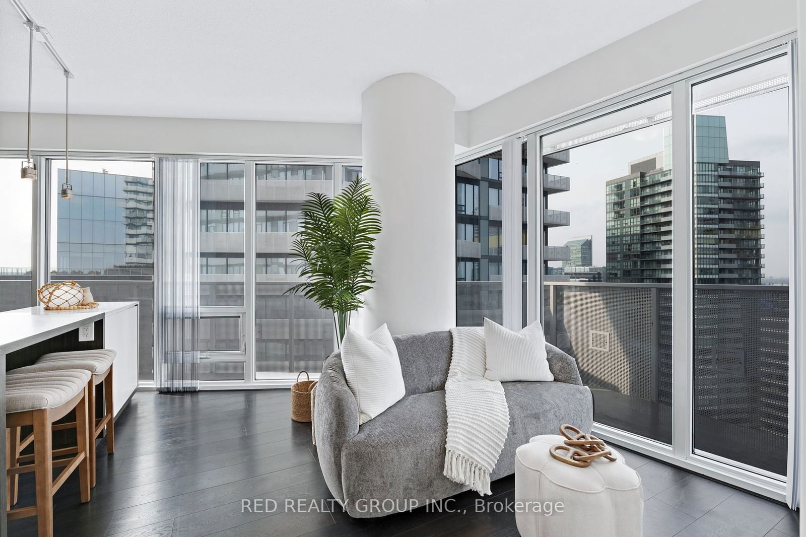 88 Harbour St, unit 4702 for sale