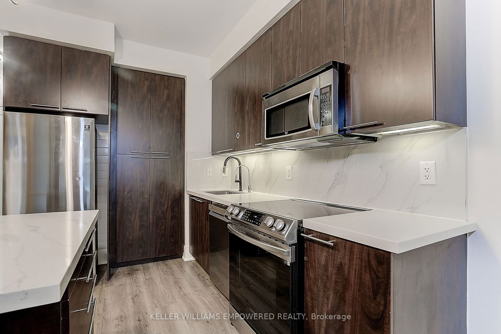 25 Broadway Ave, unit 1105 for sale