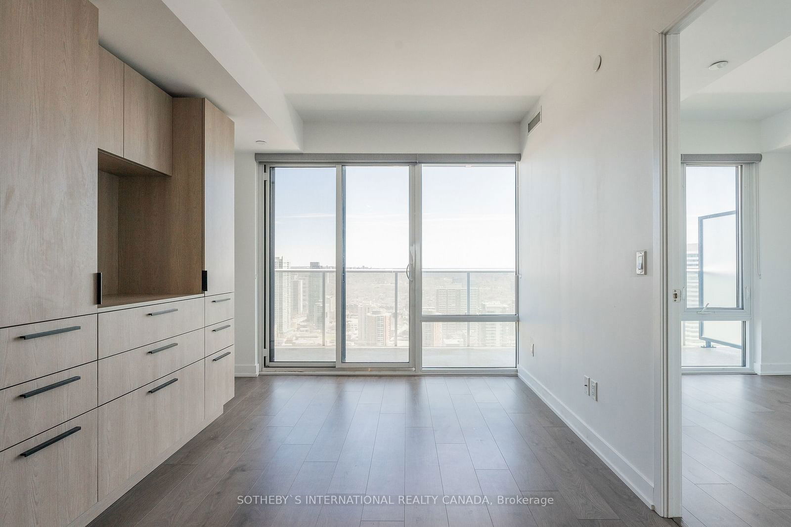 501 Yonge St, unit 3807 for rent