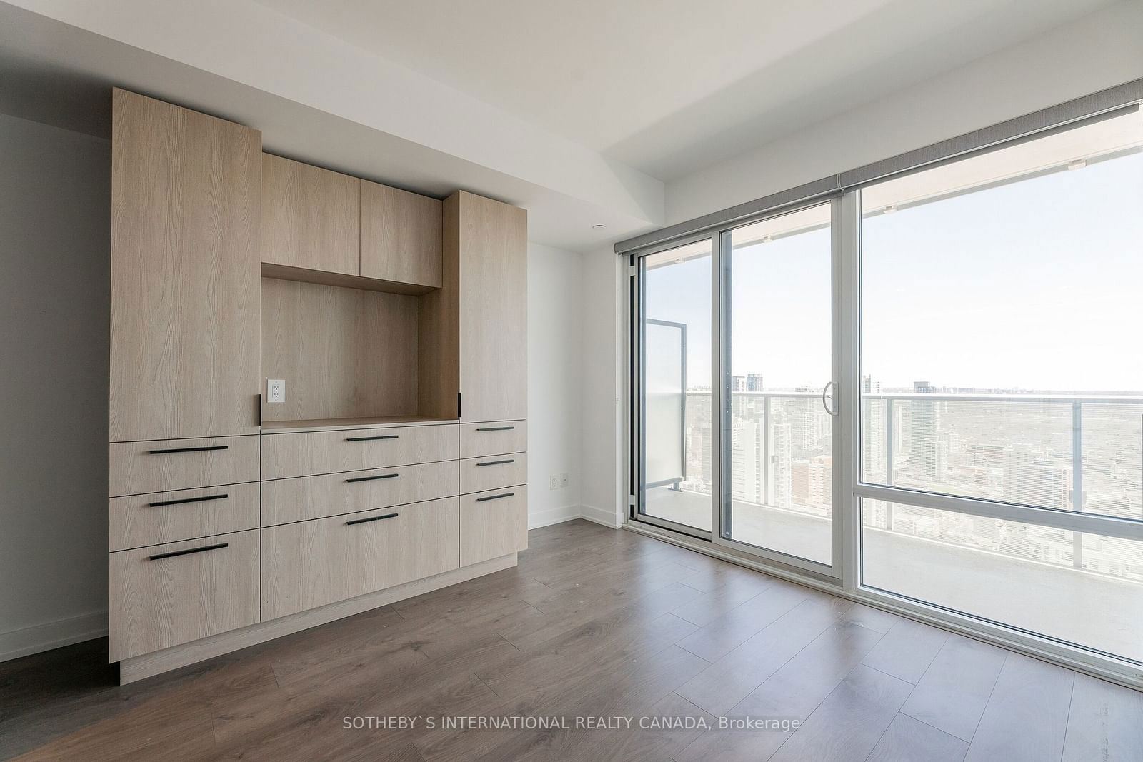 501 Yonge St, unit 3807 for rent