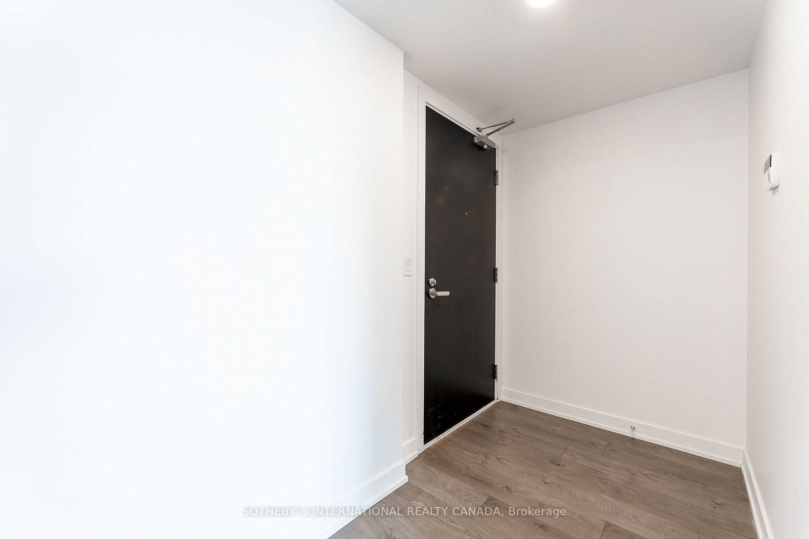 501 Yonge St, unit 3807 for rent