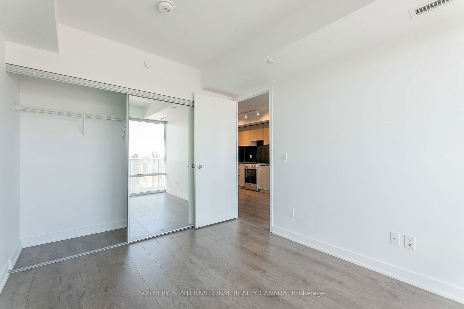 501 Yonge St, unit 3807 for rent