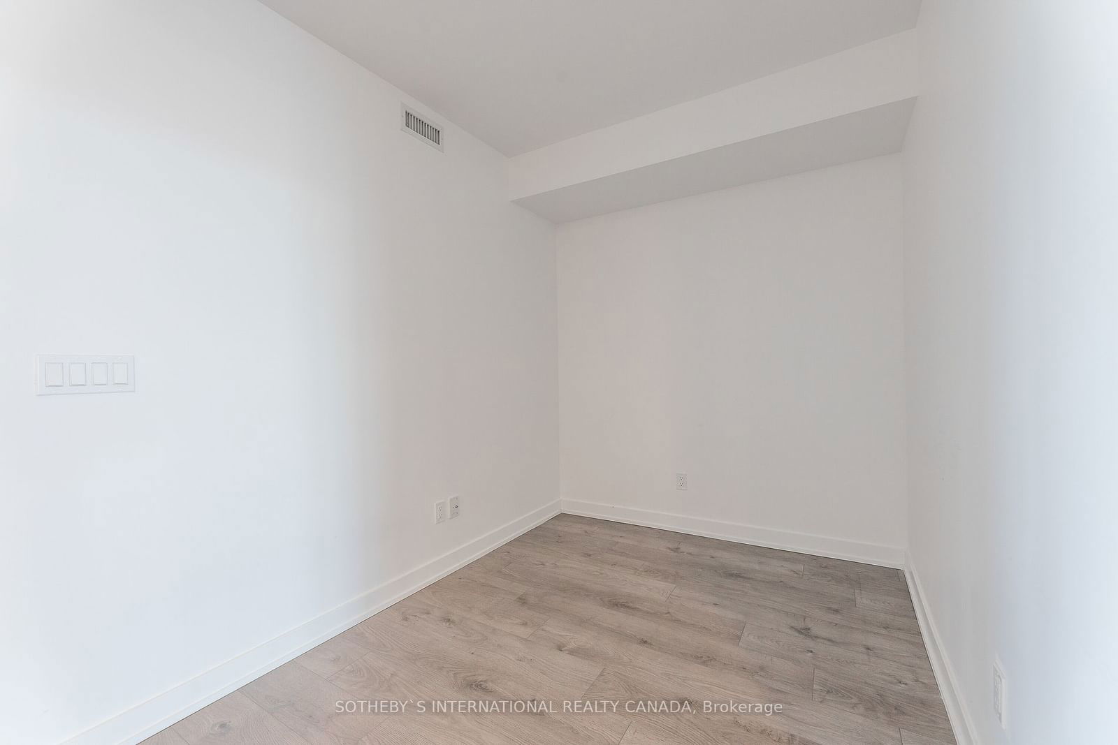 501 Yonge St, unit 3807 for rent