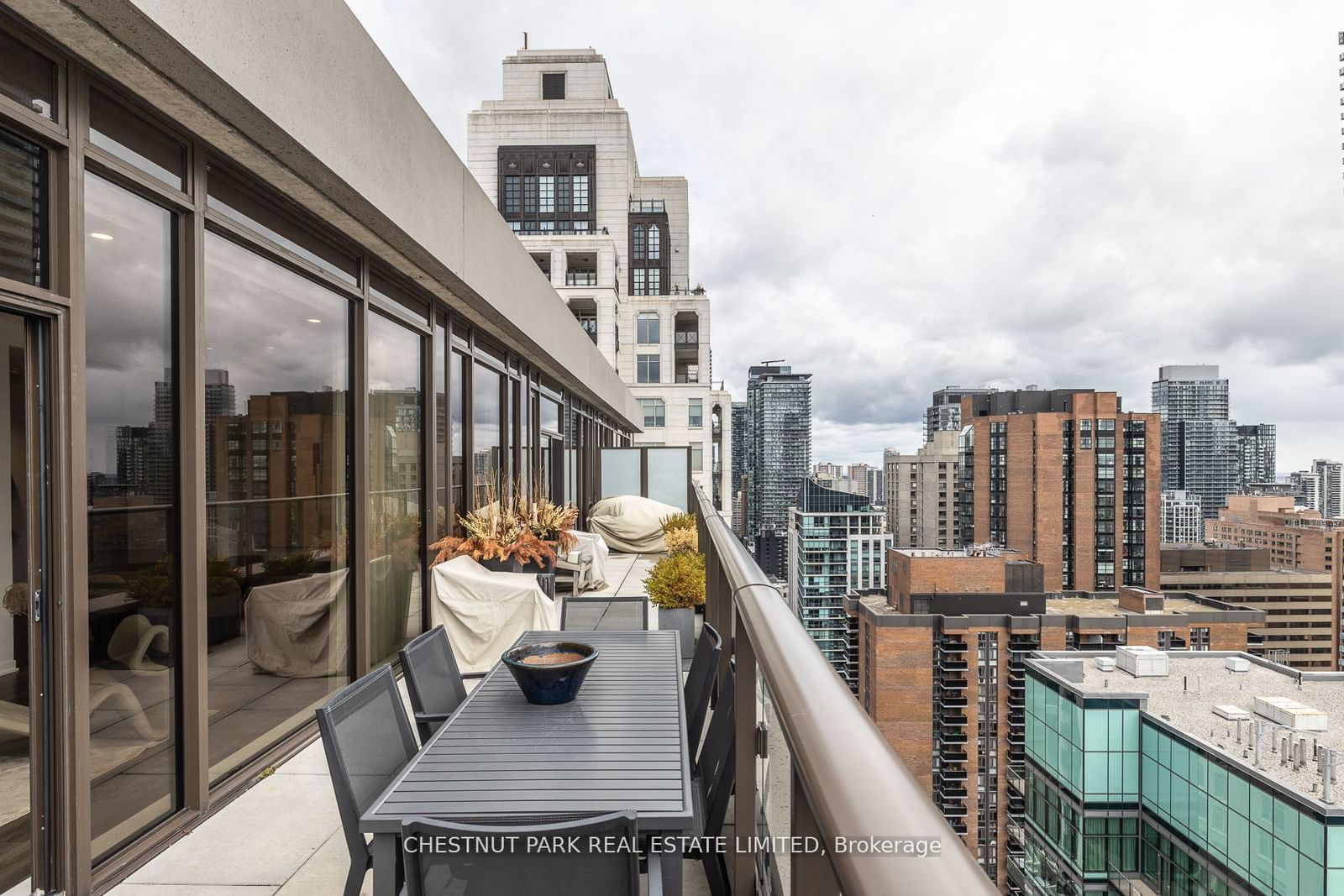 2 St Thomas St, unit 2601 for rent