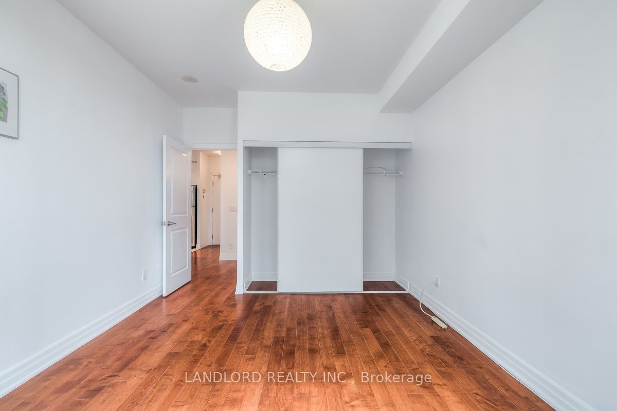 500 St Clair Ave W, unit 1402 for rent