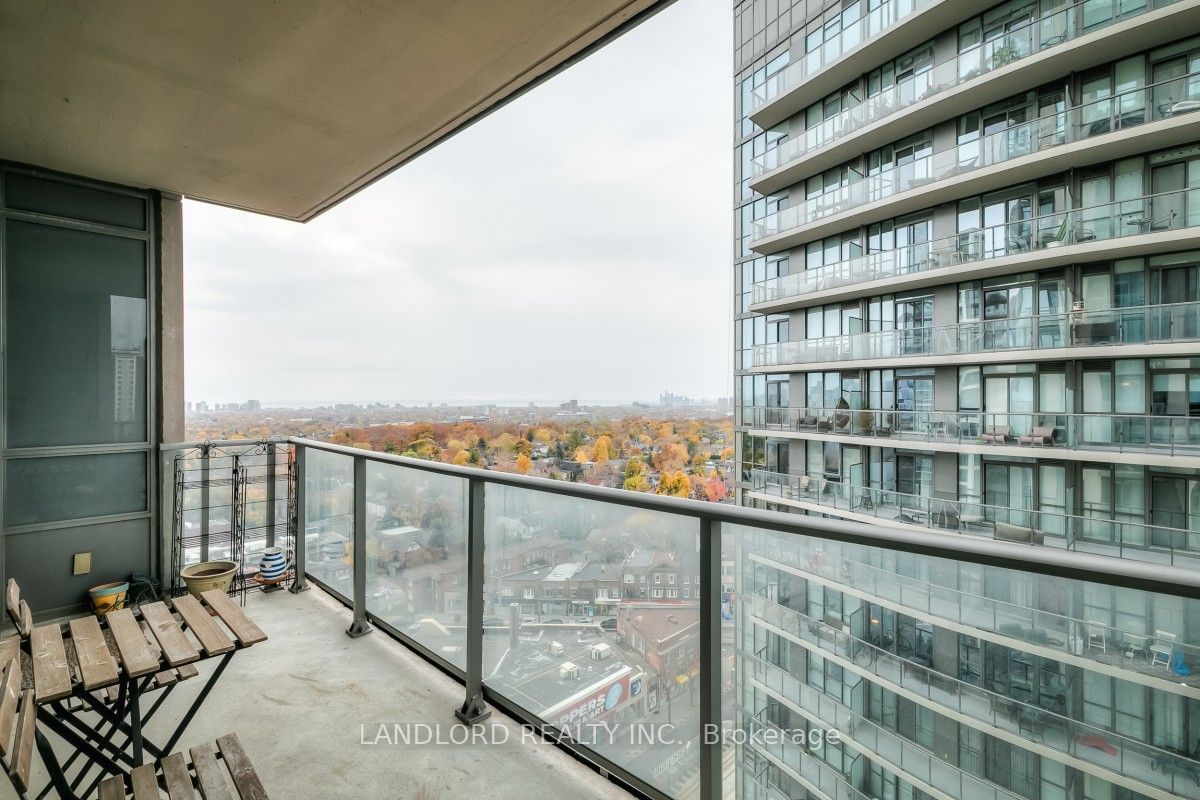 500 St Clair Ave W, unit 1402 for rent