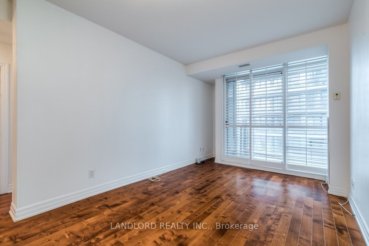 500 St Clair Ave W, unit 1402 for rent