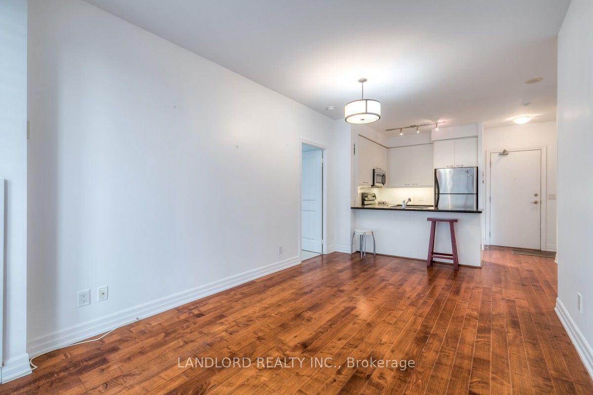 500 St Clair Ave W, unit 1402 for rent