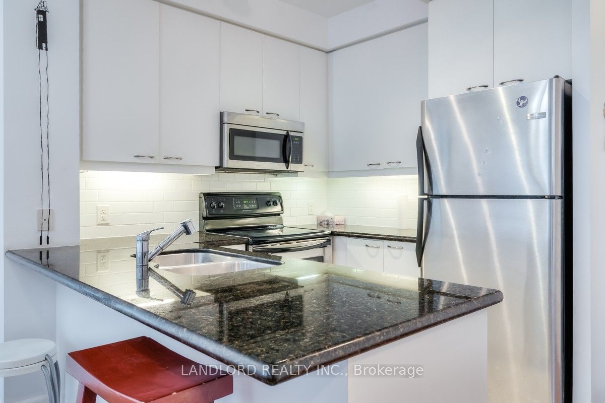 500 St Clair Ave W, unit 1402 for rent