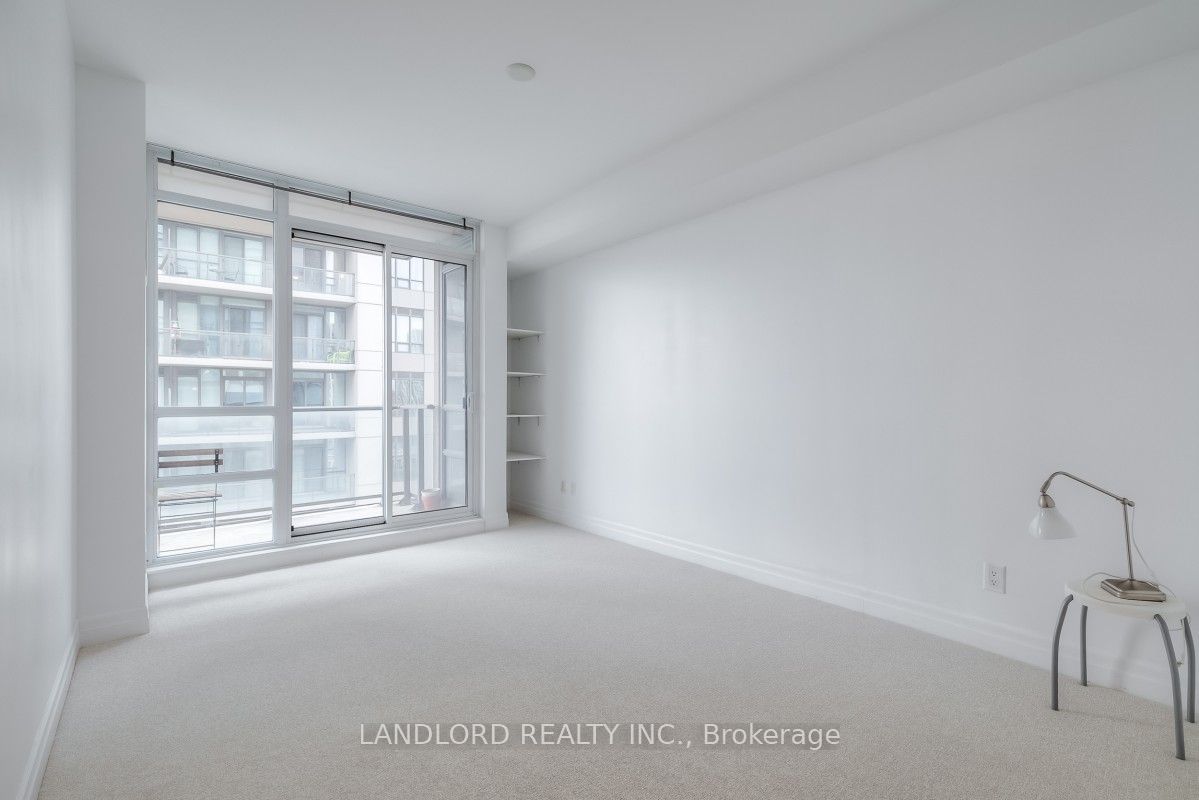 500 St Clair Ave W, unit 1402 for rent