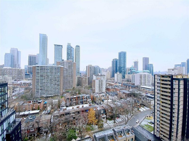 28 Wellesley St E, unit 1907 for rent