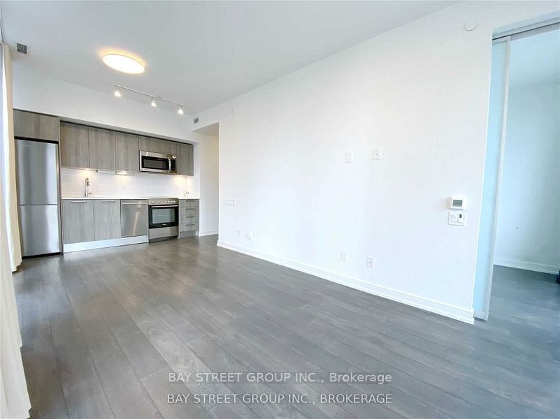 28 Wellesley St E, unit 1907 for rent