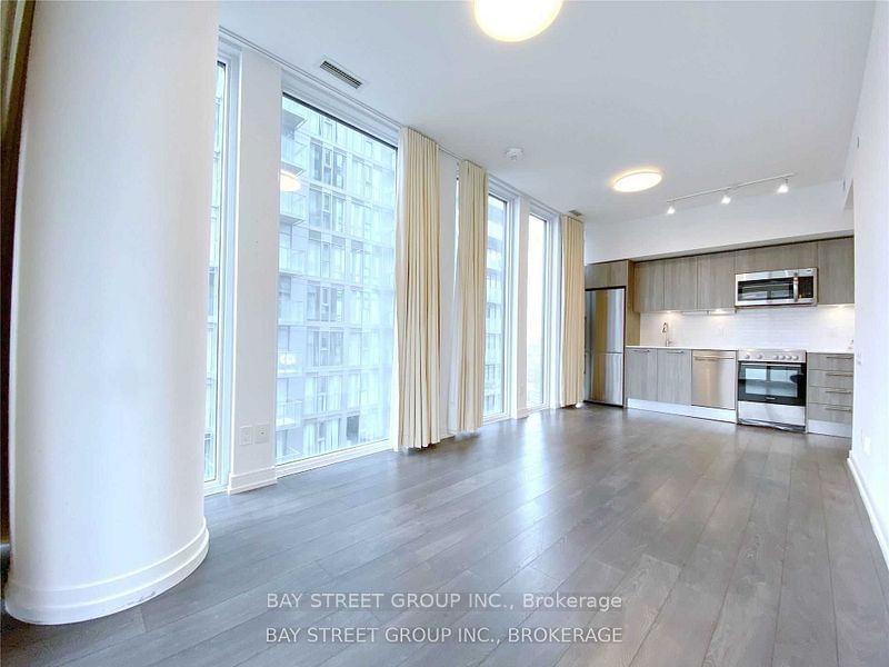 28 Wellesley St E, unit 1907 for rent