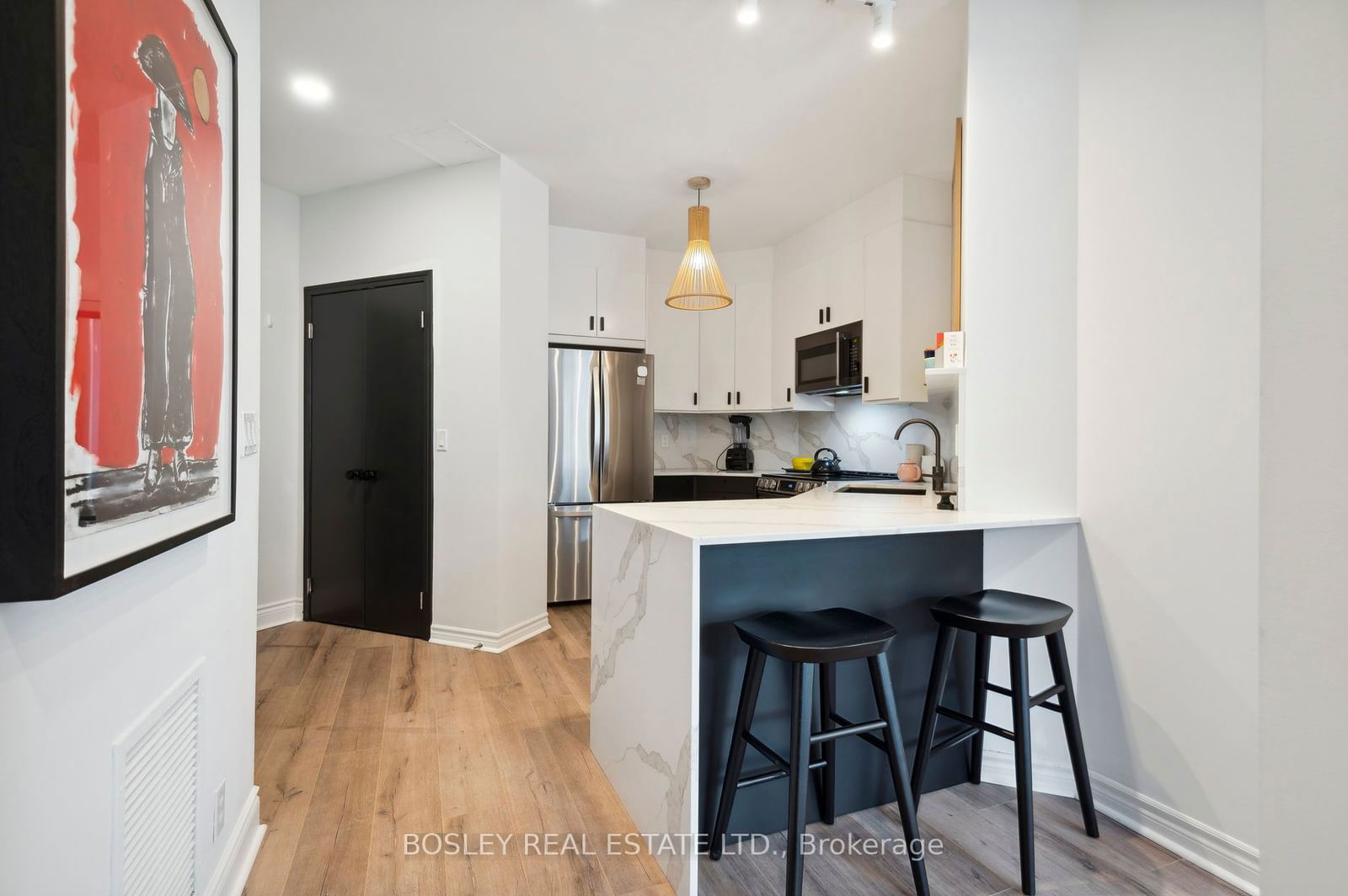 980 Yonge St, unit 301 for rent