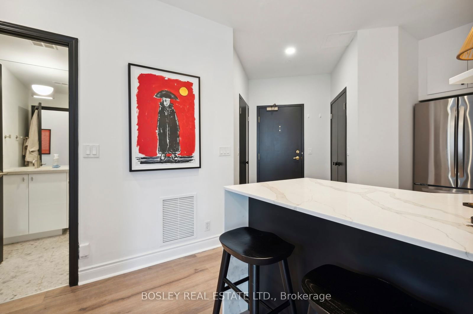 980 Yonge St, unit 301 for rent