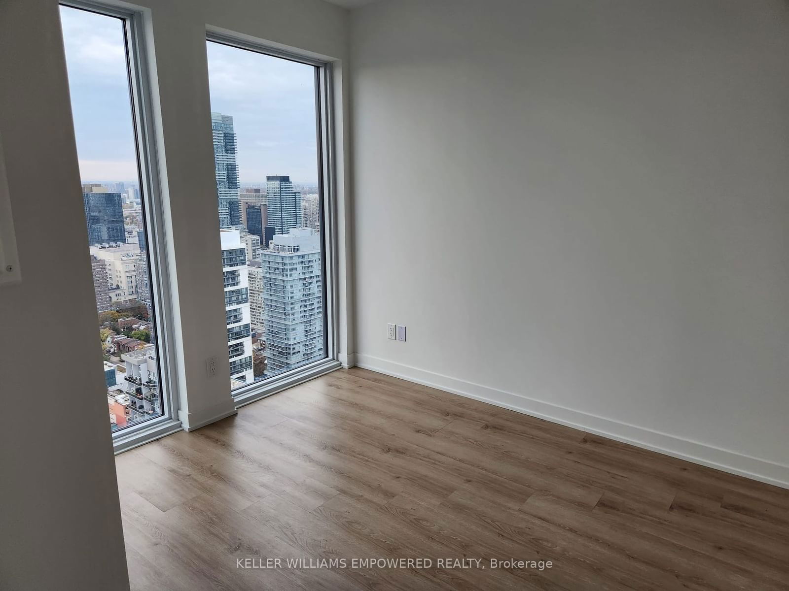 319 Jarvis St, unit 5005 for rent