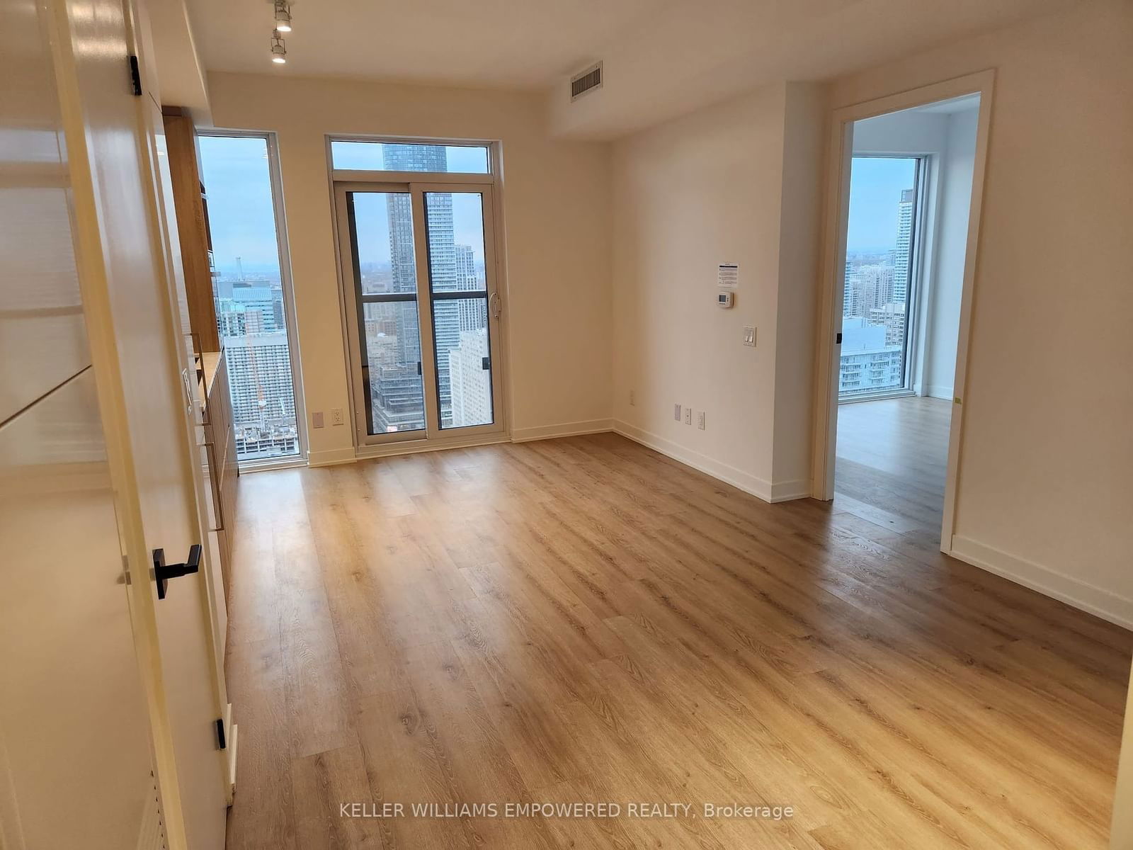 319 Jarvis St, unit 5005 for rent