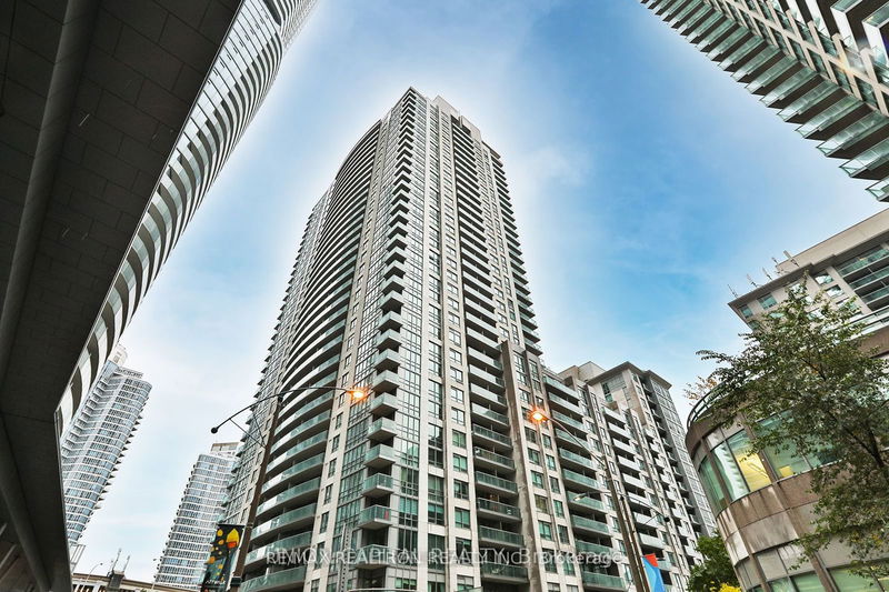 19 Grand Trunk Cres, unit 3805 for rent