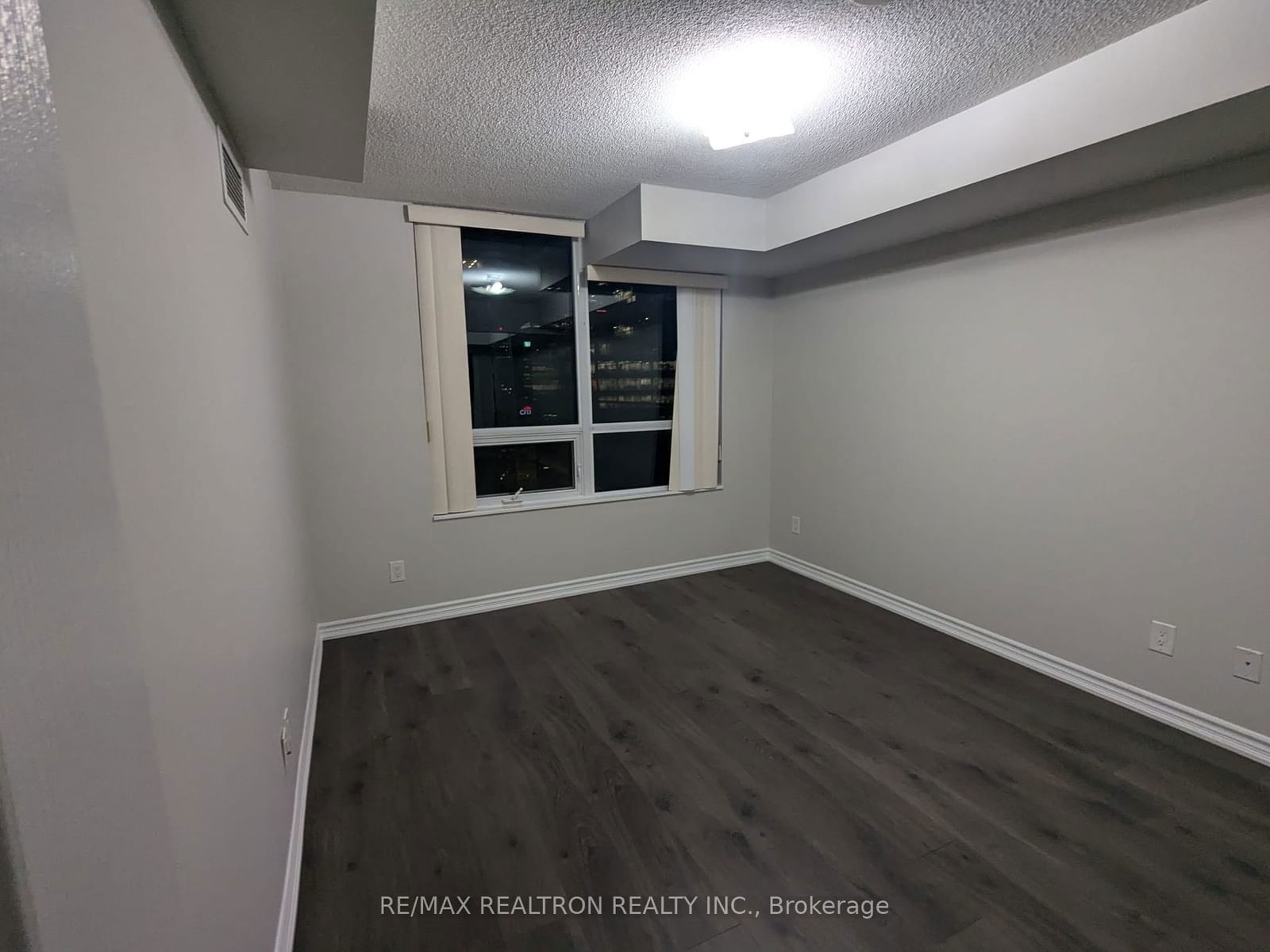 19 Grand Trunk Cres, unit 3805 for rent