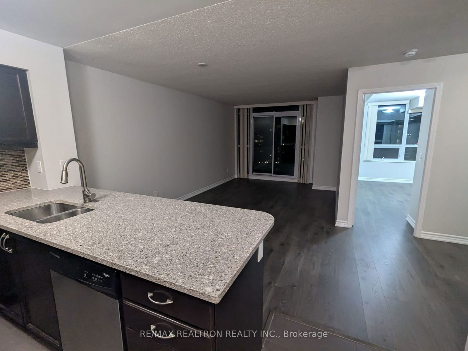 19 Grand Trunk Cres, unit 3805 for rent