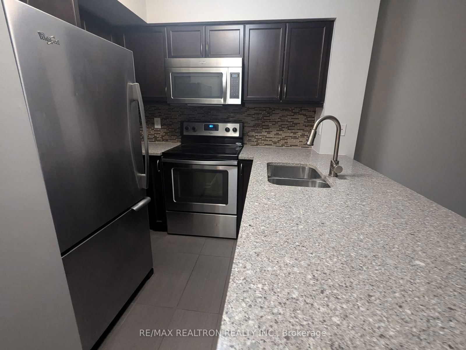 19 Grand Trunk Cres, unit 3805 for rent