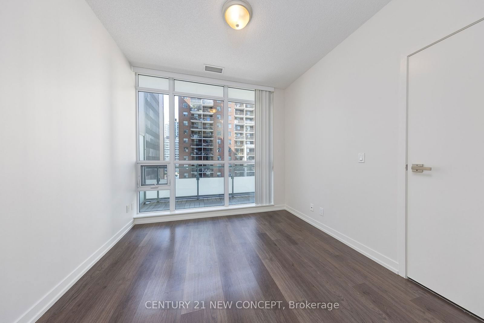 98 LILLIAN St N, unit 413 for rent