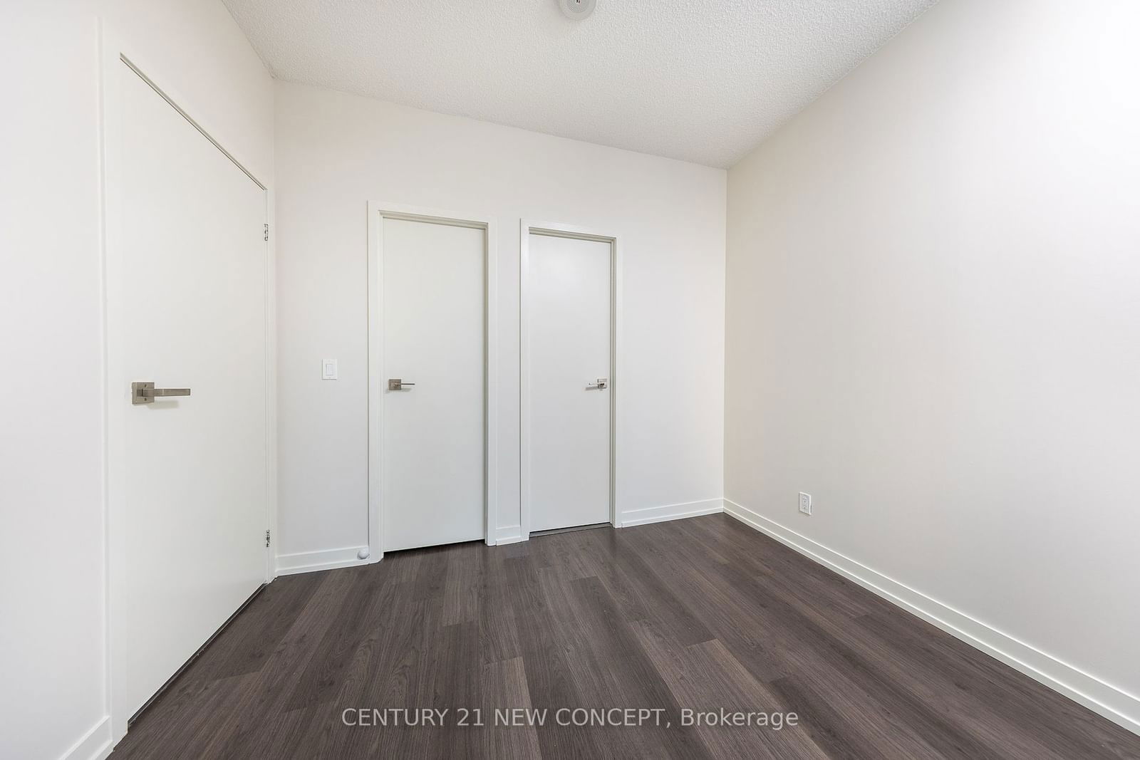 98 LILLIAN St N, unit 413 for rent