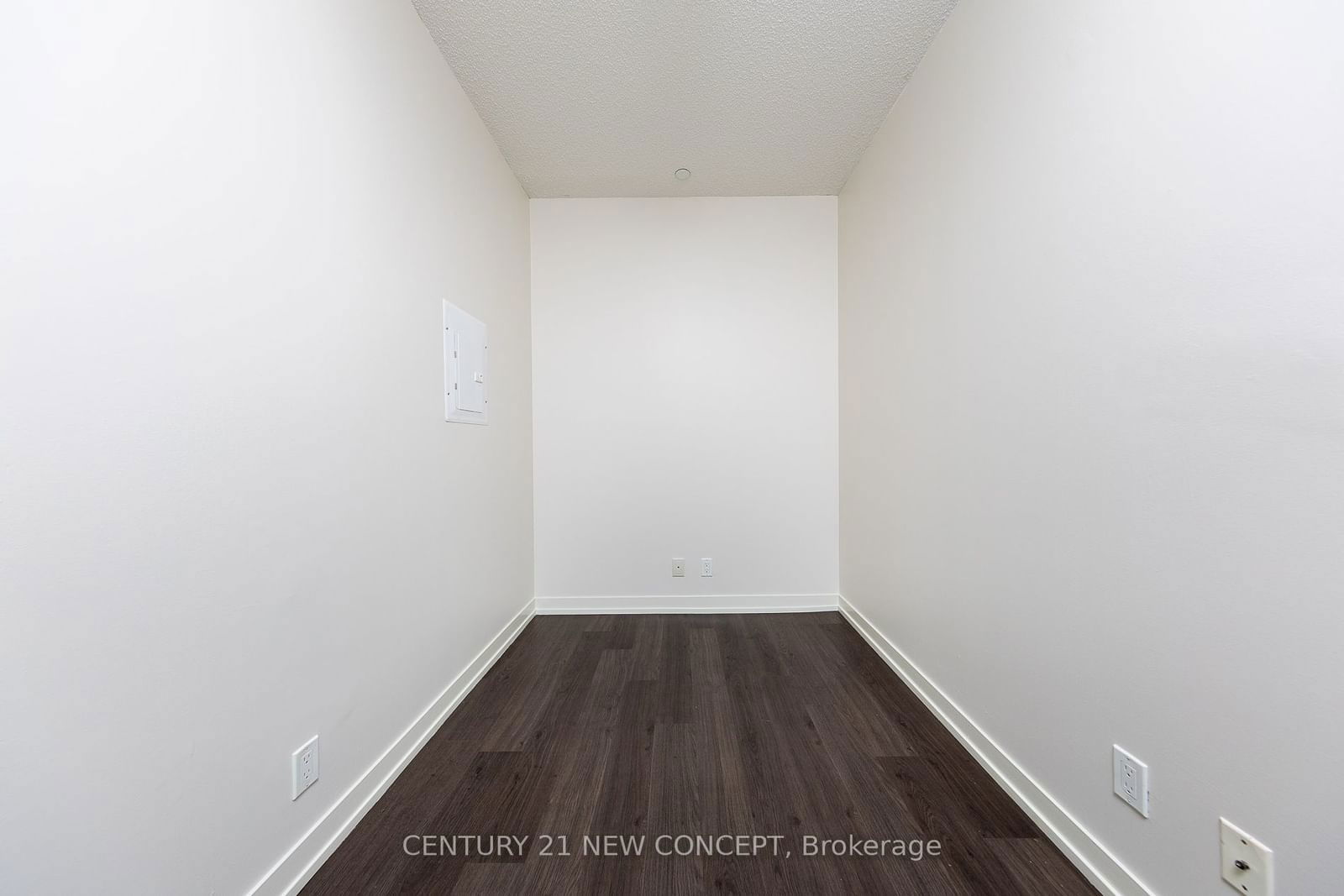 98 LILLIAN St N, unit 413 for rent