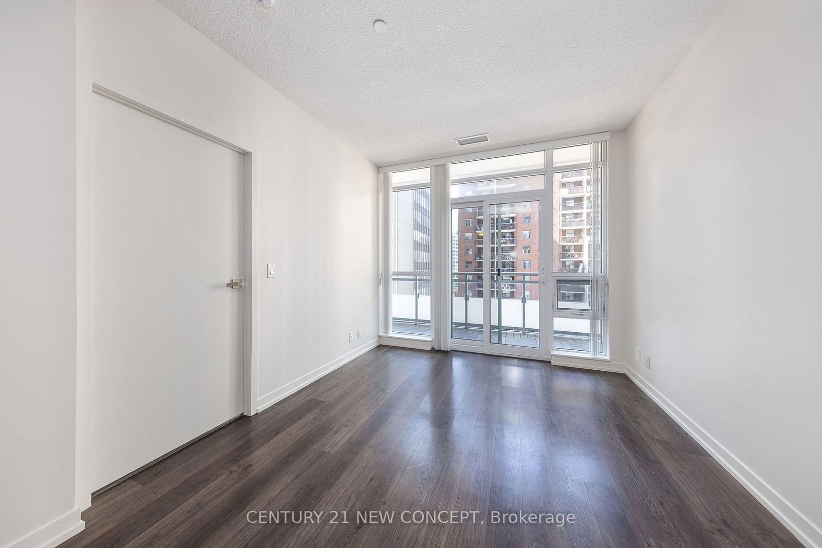 98 LILLIAN St N, unit 413 for rent