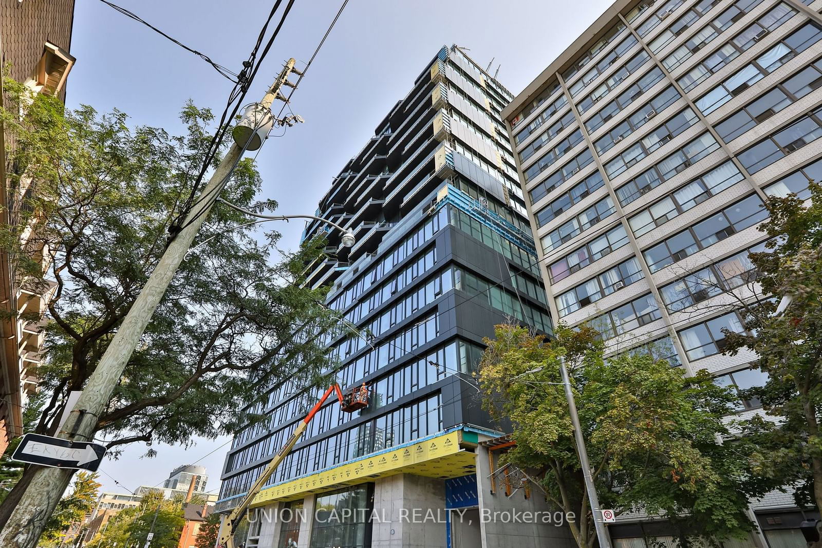 195 McCaul St, unit 202 for rent