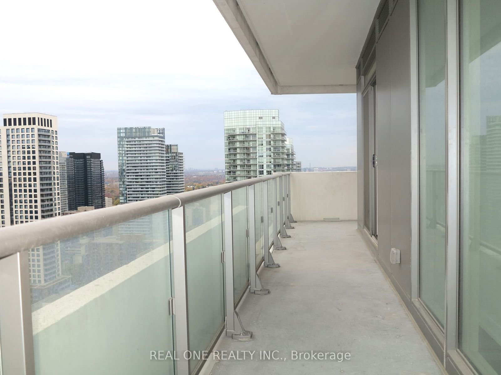 2221 Yonge St, unit 3002 for rent