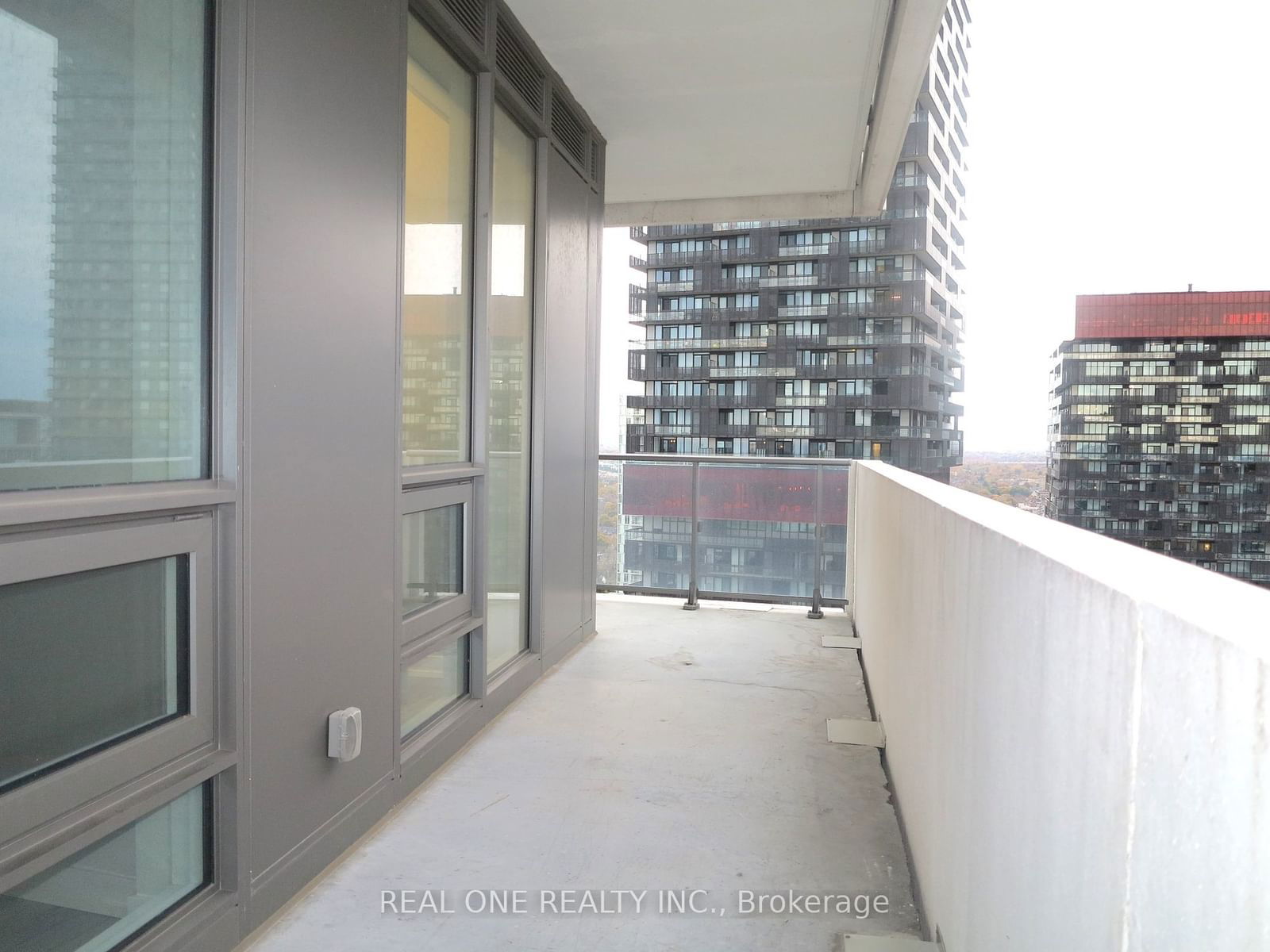 2221 Yonge St, unit 3002 for rent